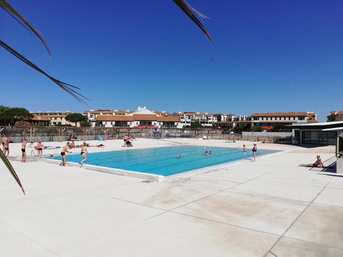 Appartement Canigou Vue: Lakeside Retreat with Pools and Playground Le Barcares Exterior photo